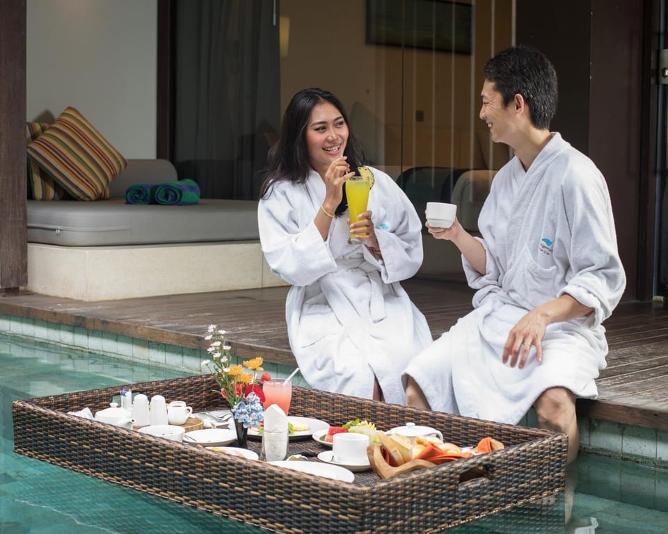 People, Food and drinks, Food, Guests, Pool view, Swimming pool, Breakfast, Continental breakfast, Buffet breakfast, Asian breakfast, Italian breakfast, English/Irish breakfast, American breakfast, Drinks