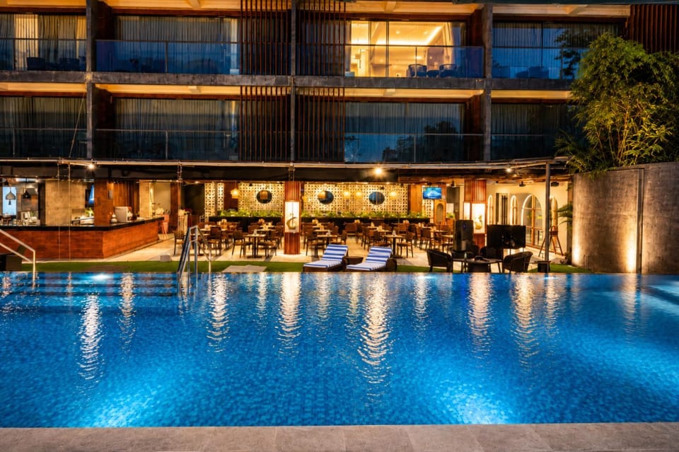 Swimming pool