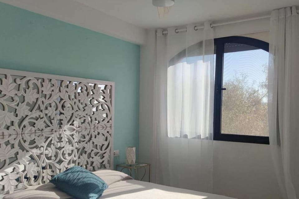 Photo of the whole room, Bedroom, River view