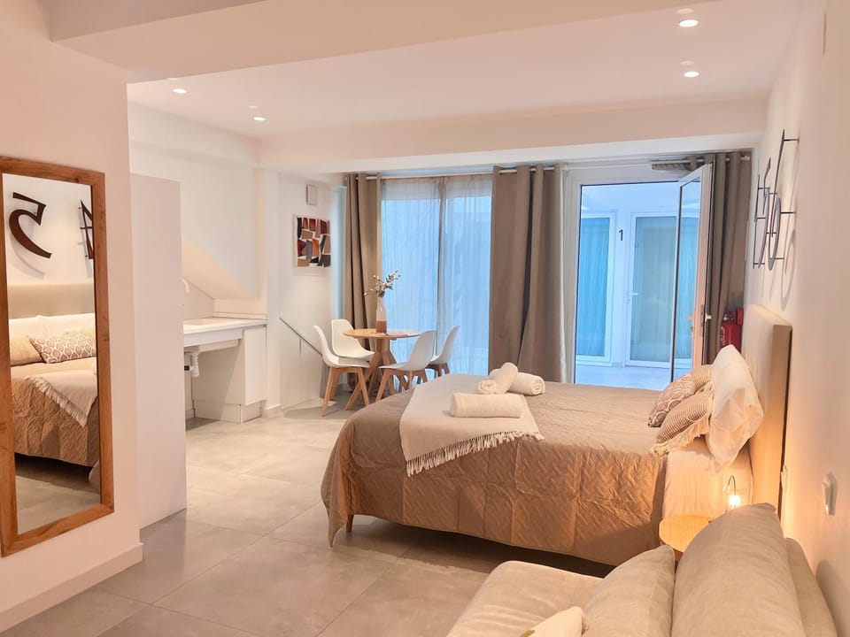 Photo of the whole room, Bedroom