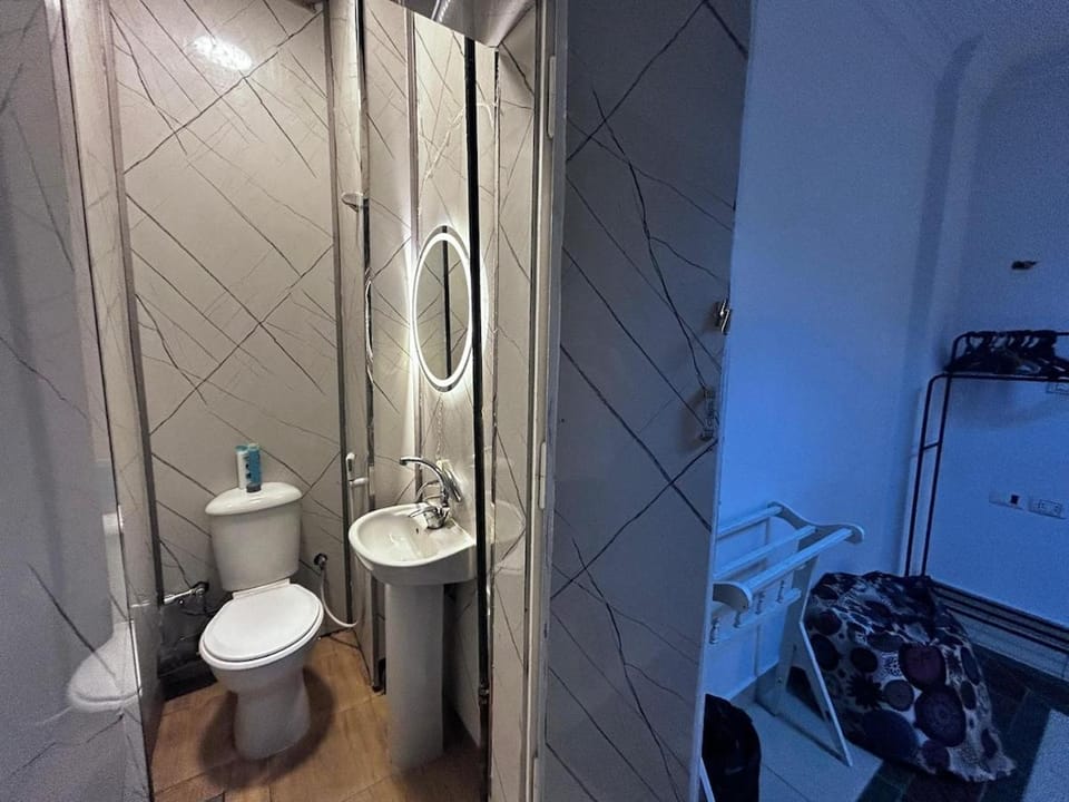 Master Room In Nasr City, Private Bathroom Vacation rental in Cairo Governorate