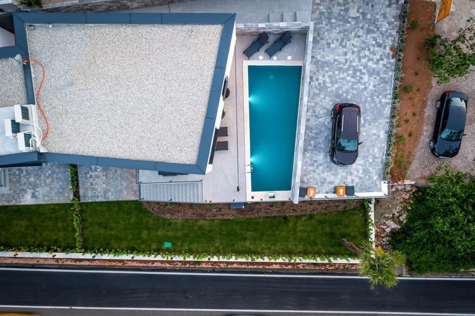 Garden view, Sea view