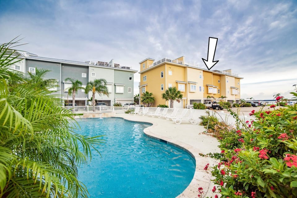 Marina Del Bell - ELEVATOR Boat Slip for Rent House in Port Aransas