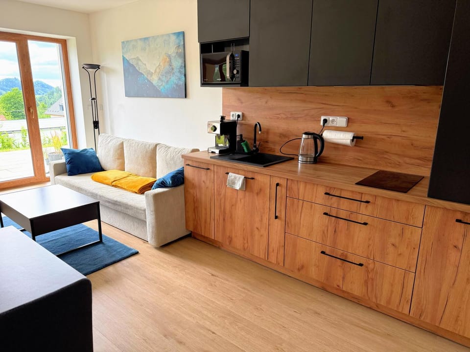 Kitchen or kitchenette, Living room