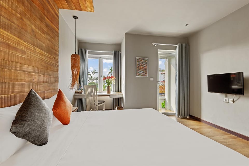Bed, TV and multimedia, Living room, Photo of the whole room