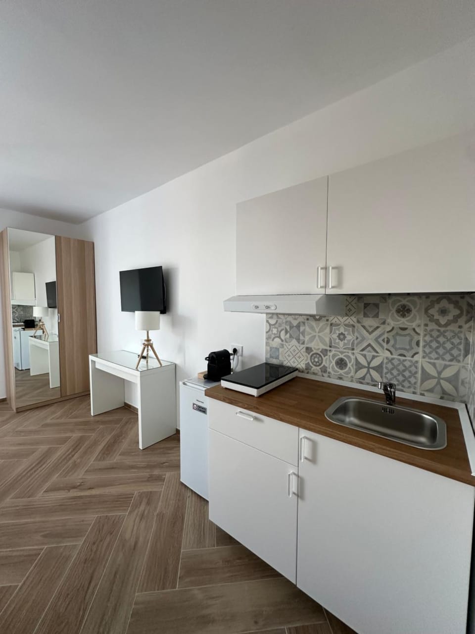 TV and multimedia, Kitchen or kitchenette, minibar, stove, kitchen