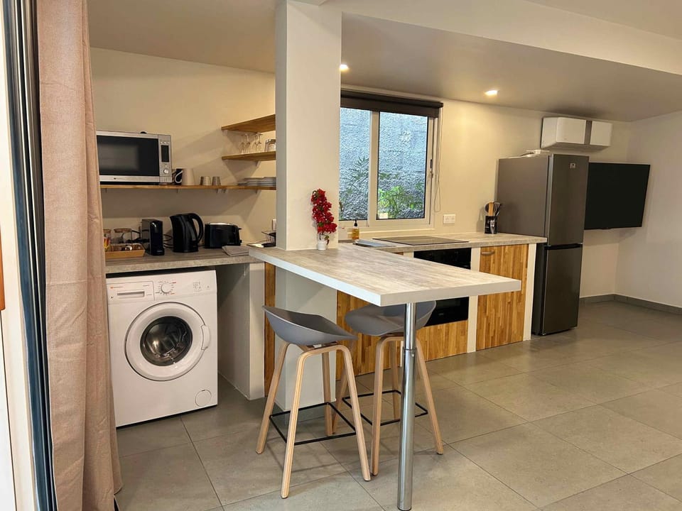 kitchen, air conditioner