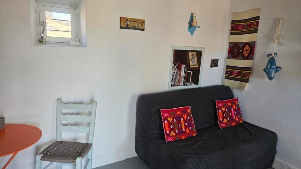 Living room, Decorative detail, Seating area