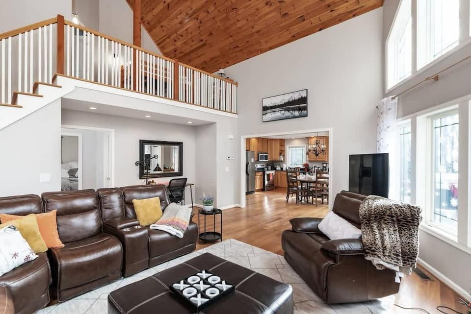 Wintergreen Ridge Retreat - Family Home Chalet in Massies Mill
