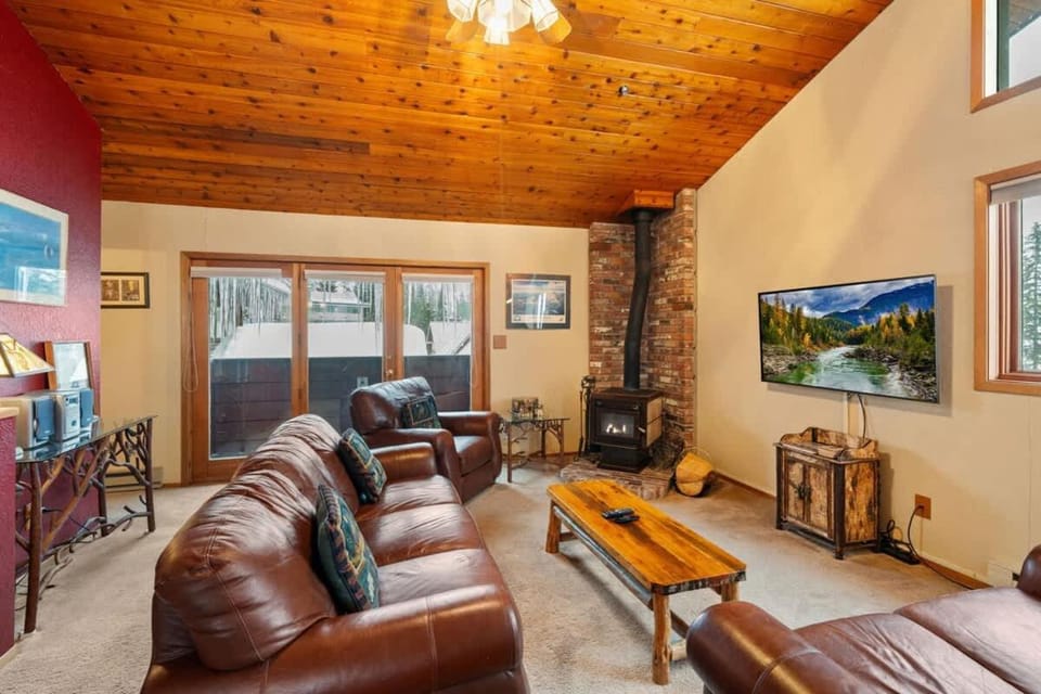 Cozy Ski-In Ski-Out Big Mountain Condo House in Whitefish