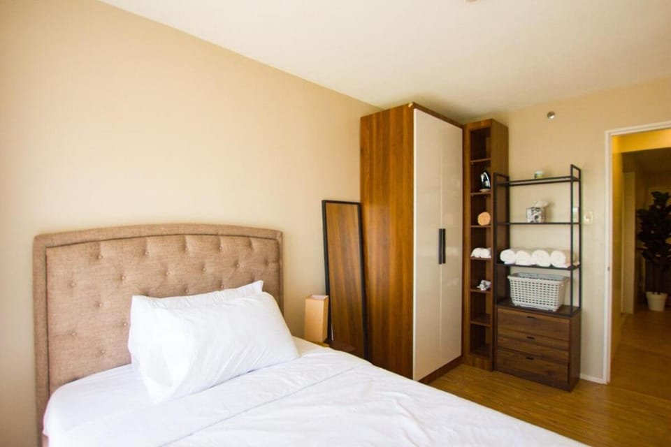 Bedroom, wardrobe