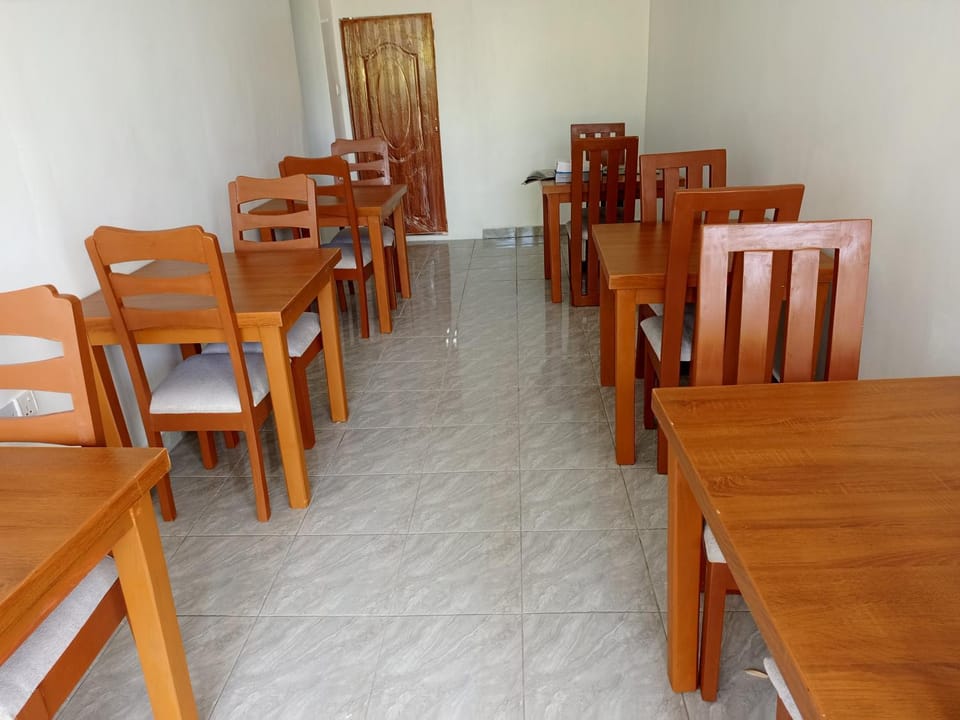Restaurant/places to eat, Dining area