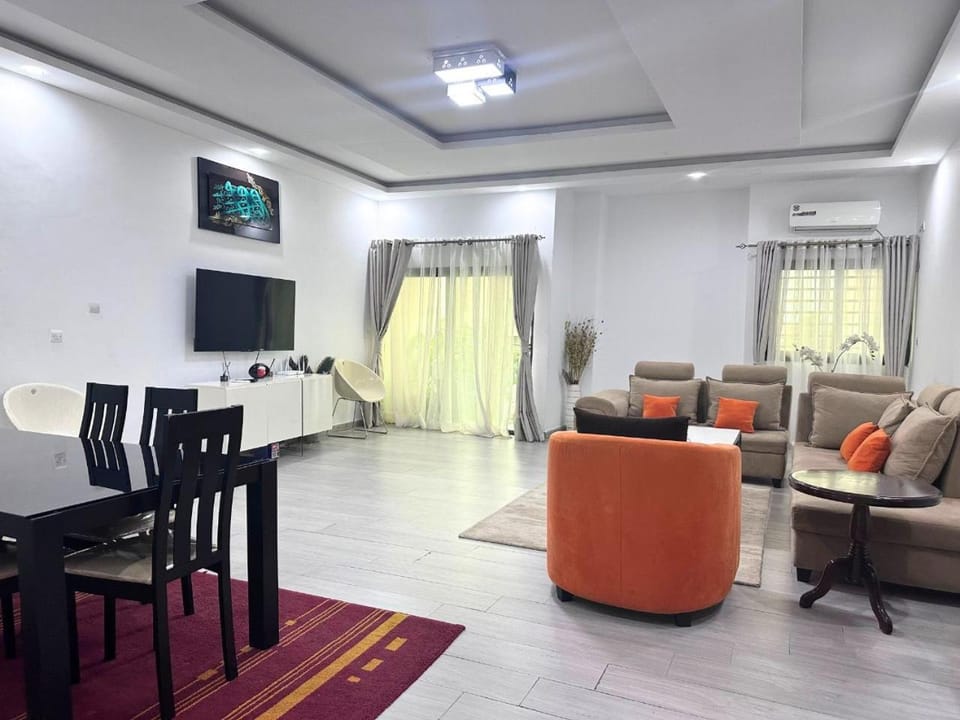Restaurant/places to eat, Communal lounge/ TV room, Living room