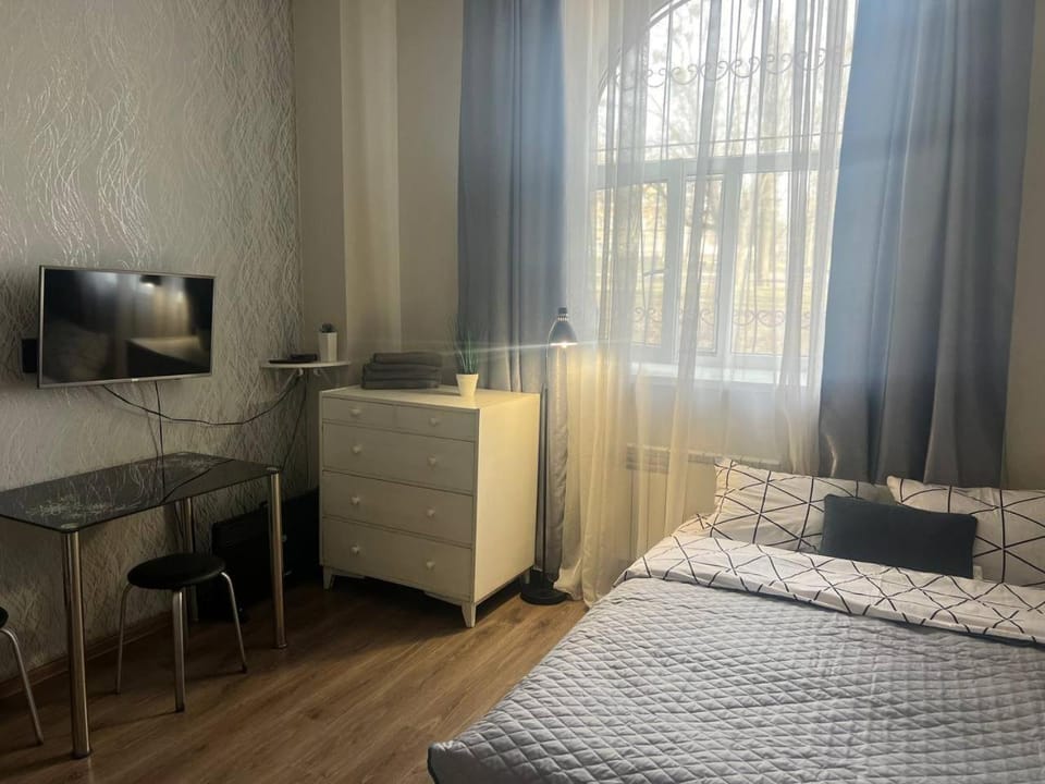 Bed, TV and multimedia, Photo of the whole room