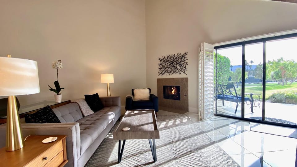 Modern Life House in Rancho Mirage