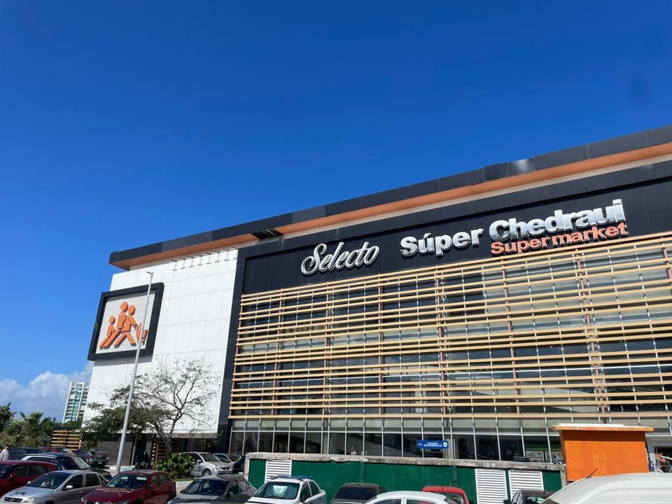Supermarket/grocery shop
