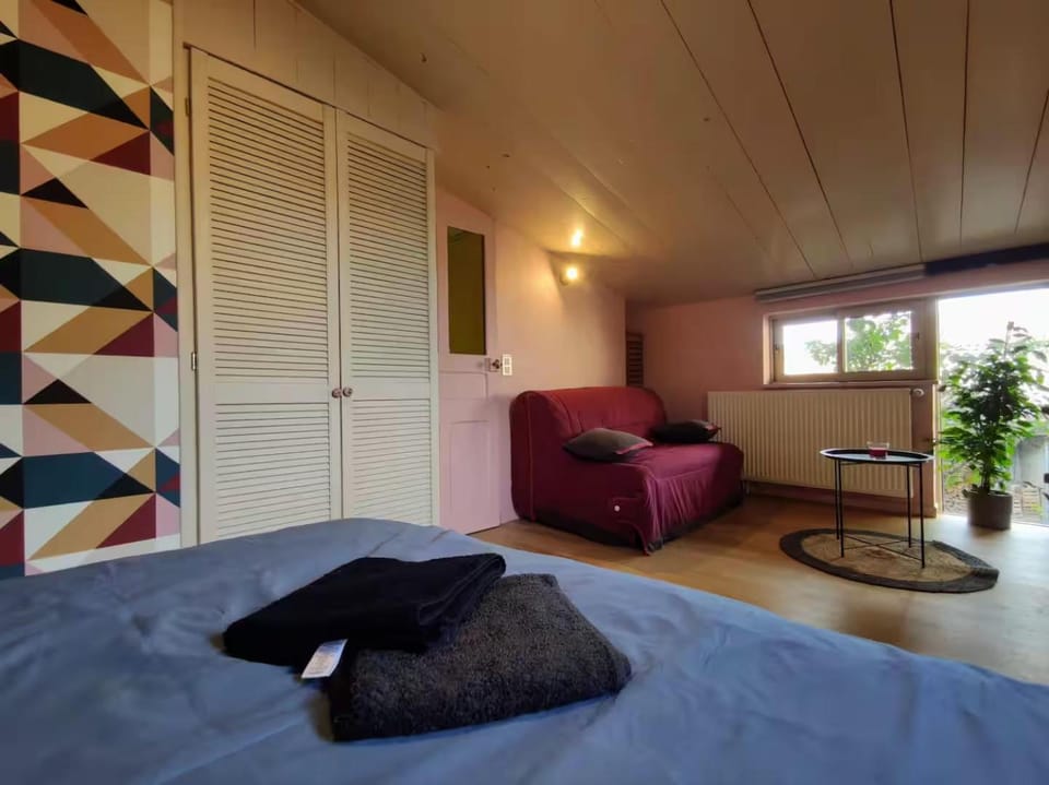 Living room, Photo of the whole room, Bedroom