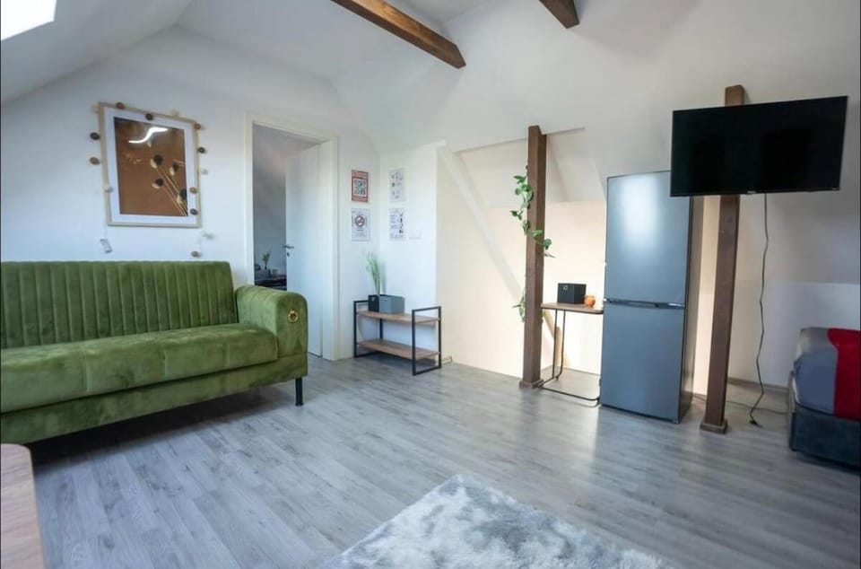 Communal lounge/ TV room, TV and multimedia, Living room, Photo of the whole room