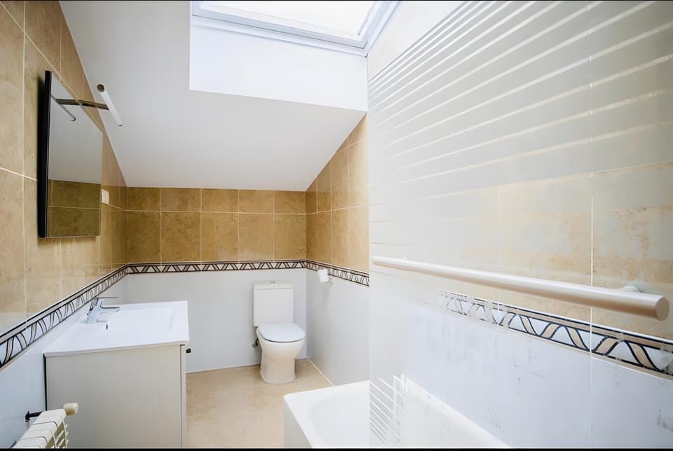 Bathroom, Living room