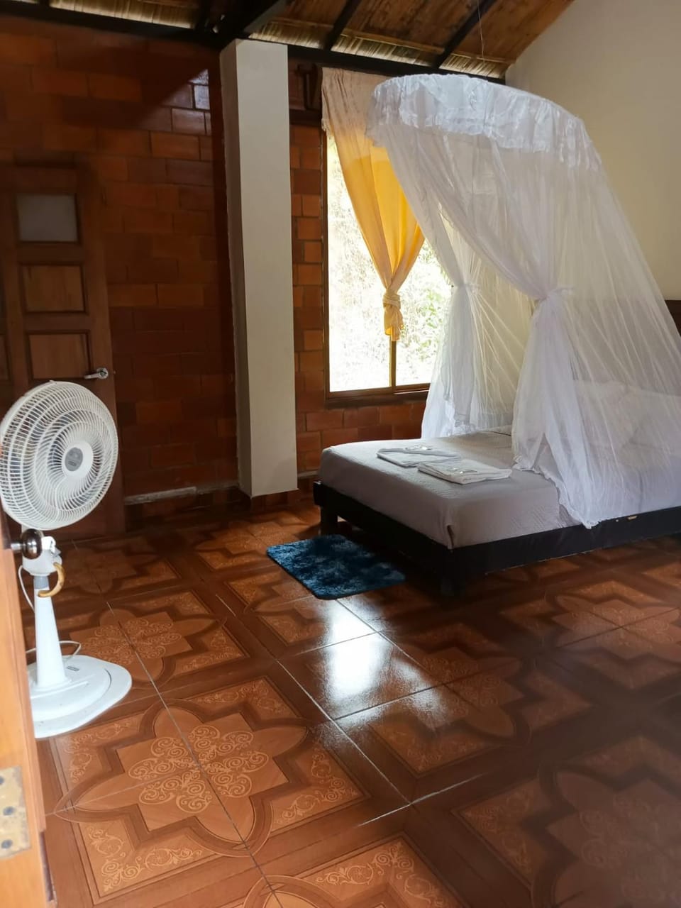 Bed, Photo of the whole room, Bedroom, fireplace