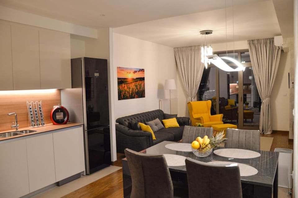 Elegant BW Two Bedroom Apartment-Promenade View Apartment in Belgrade