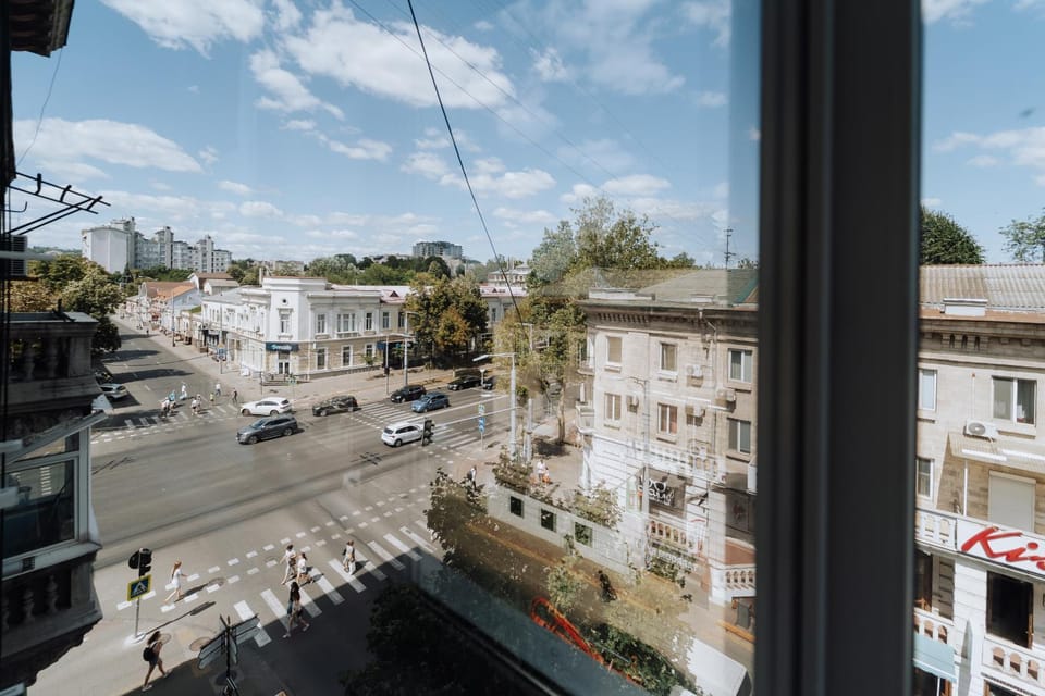 Day, Neighbourhood, City view, Street view, Location