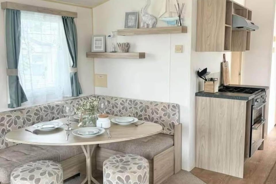 3 Bed-Sleeps 8-Pet Friendly-Parking-Sea View House in Exmouth