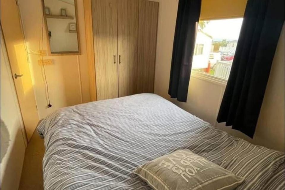 3 Bed-Sleeps 8-Pet Friendly-Parking-Sea View House in Exmouth