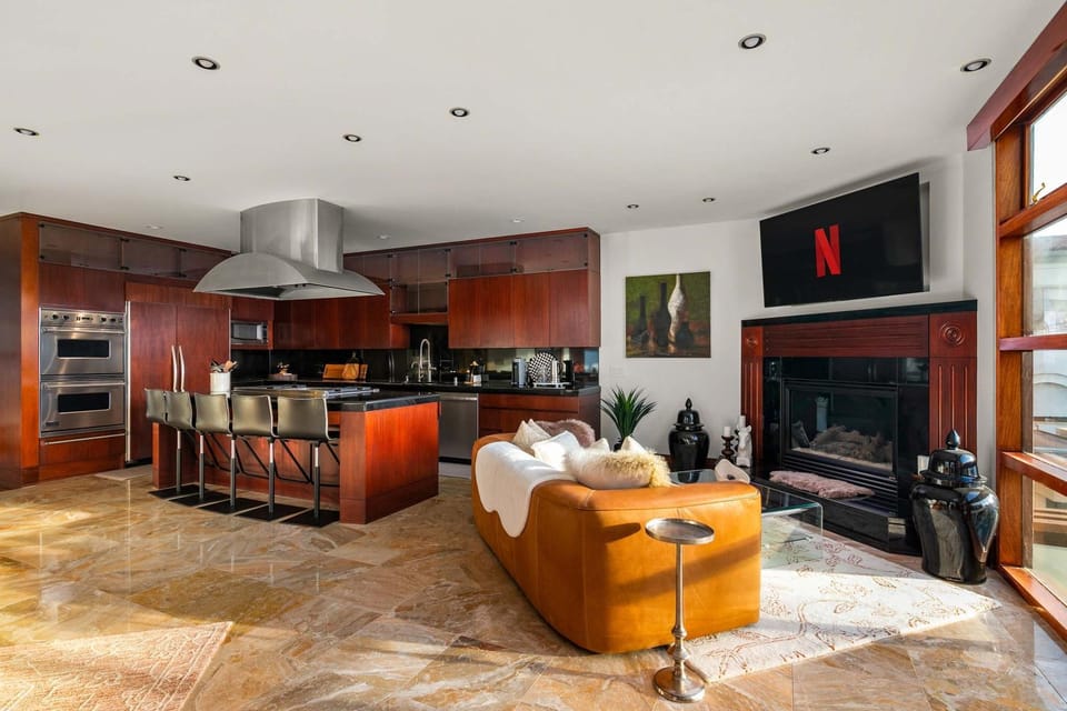 Brand New Listing Elegant 7BR Masterpiece Walk to Beach Shops & Dining House in La Jolla