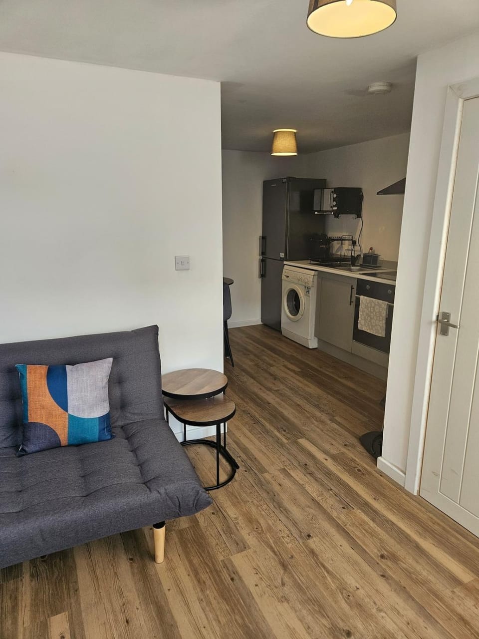 Kitchen or kitchenette, Living room, Seating area, oven