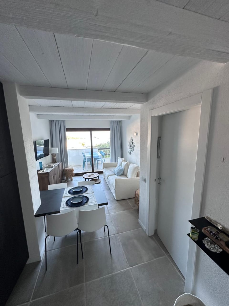 Living room, Dining area