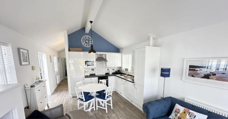 Seafolly Beach House The Bay Filey Step Free Accommodation Private Offstreet Parking House in Primrose Valley