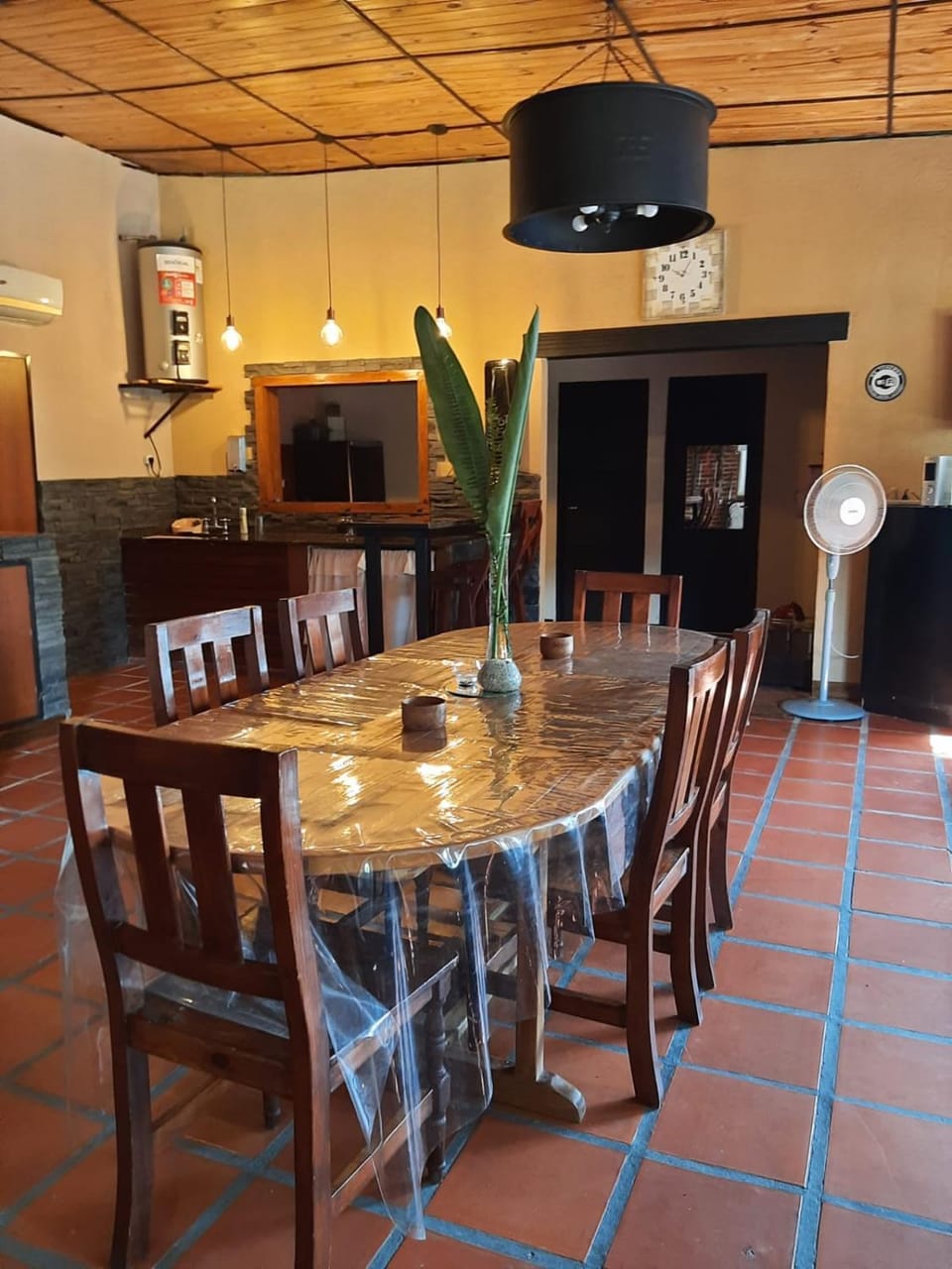 Kitchen or kitchenette, Living room, Seating area, Dining area, minibar, pet friendly