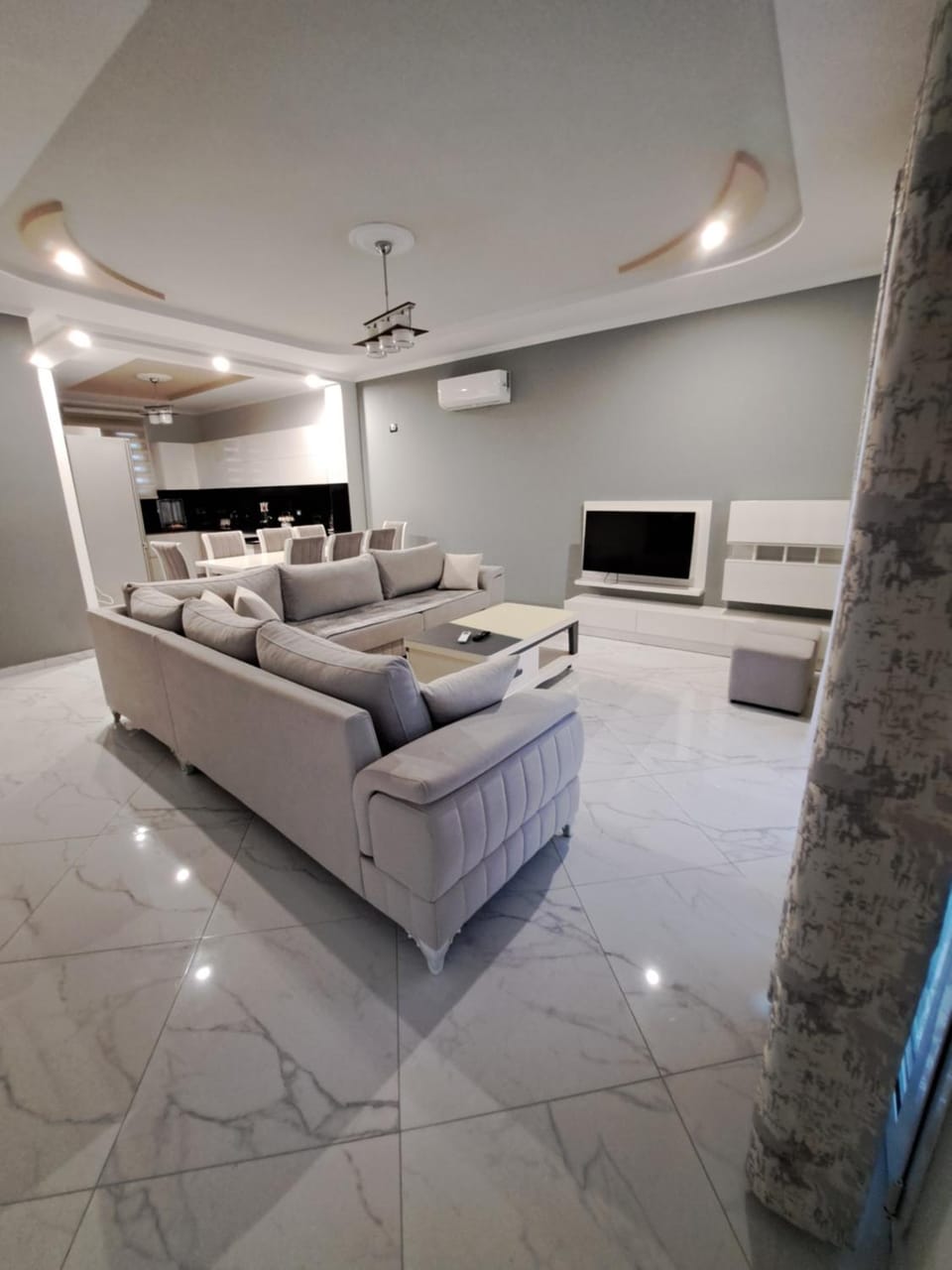 Gili & Delo luxury Apartments-Νear Airport House in Tirana County, Albania