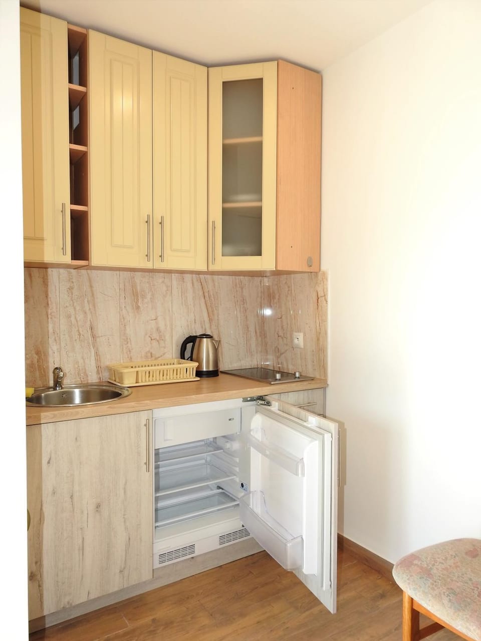 Kitchen or kitchenette, oven, stove