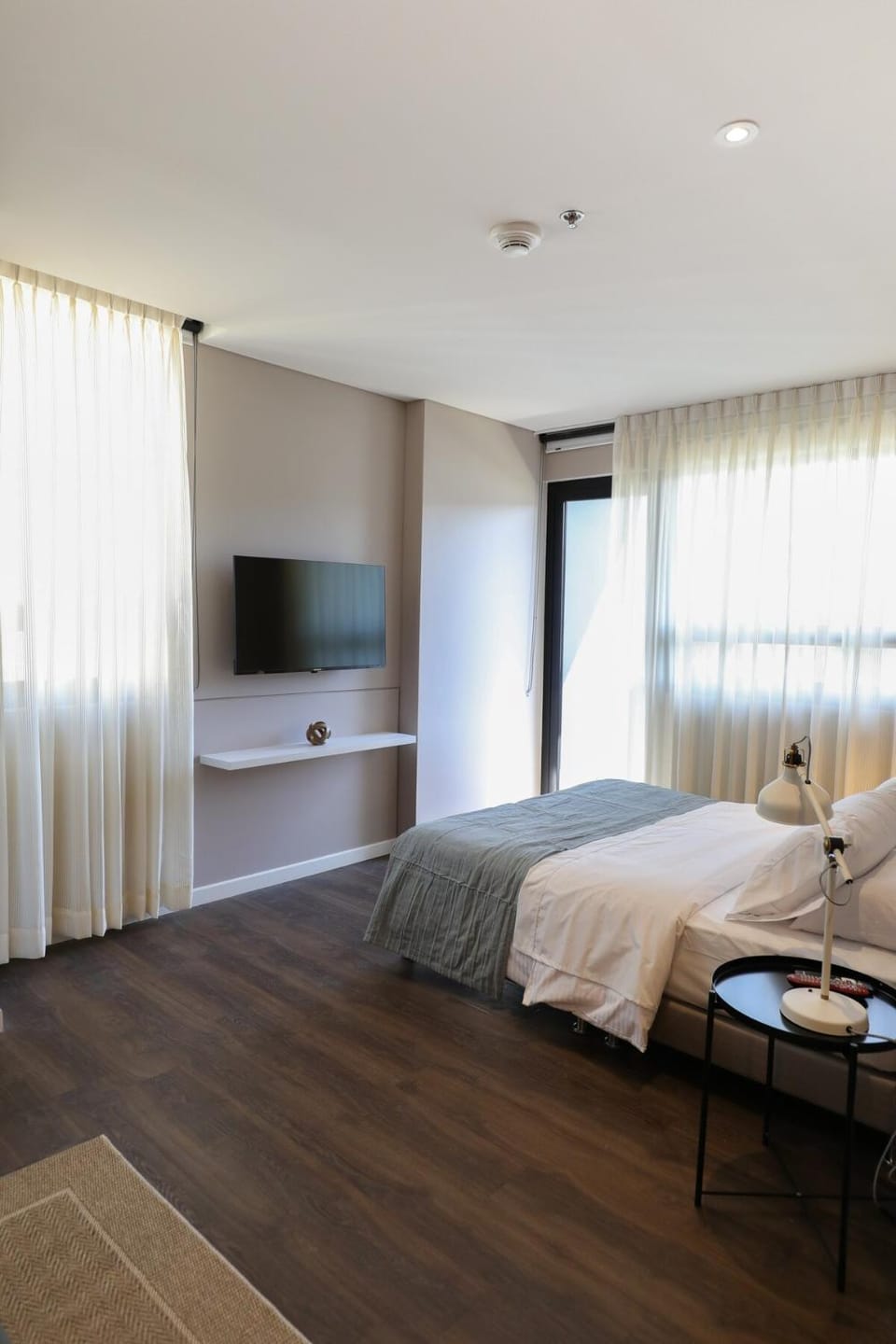 Bed, TV and multimedia, Photo of the whole room, Bedroom, internet