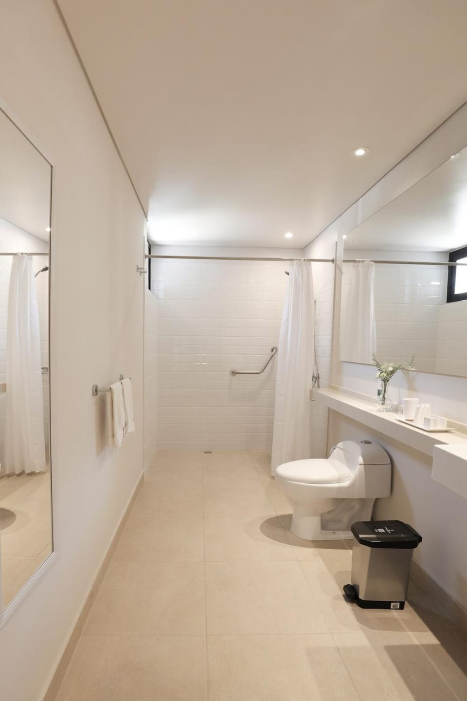 Shower, Toilet, Bathroom, towels