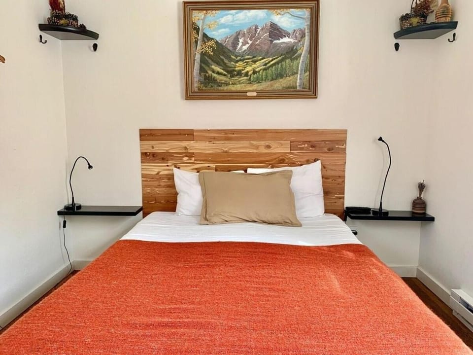 Bierstadt Cabin at Base Camp Lodging Company Cabin in Colorado
