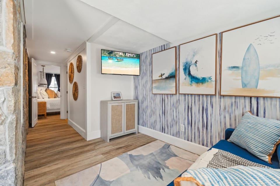 Professionally-Designed-The Americana-AC Apartment in Hampton Beach