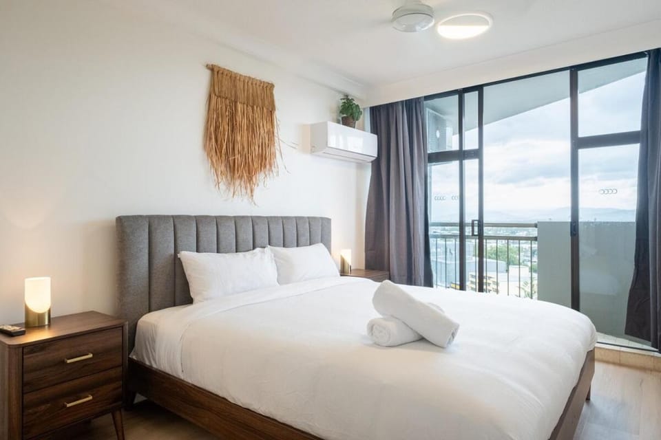 High Level 1BR Apartment 1 MIN to Beach Apartment in Surfers Paradise