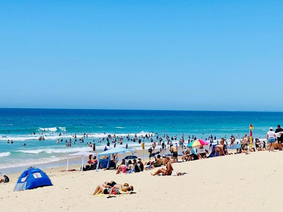 High Level 1BR Apartment 1 MIN to Beach Apartment in Surfers Paradise