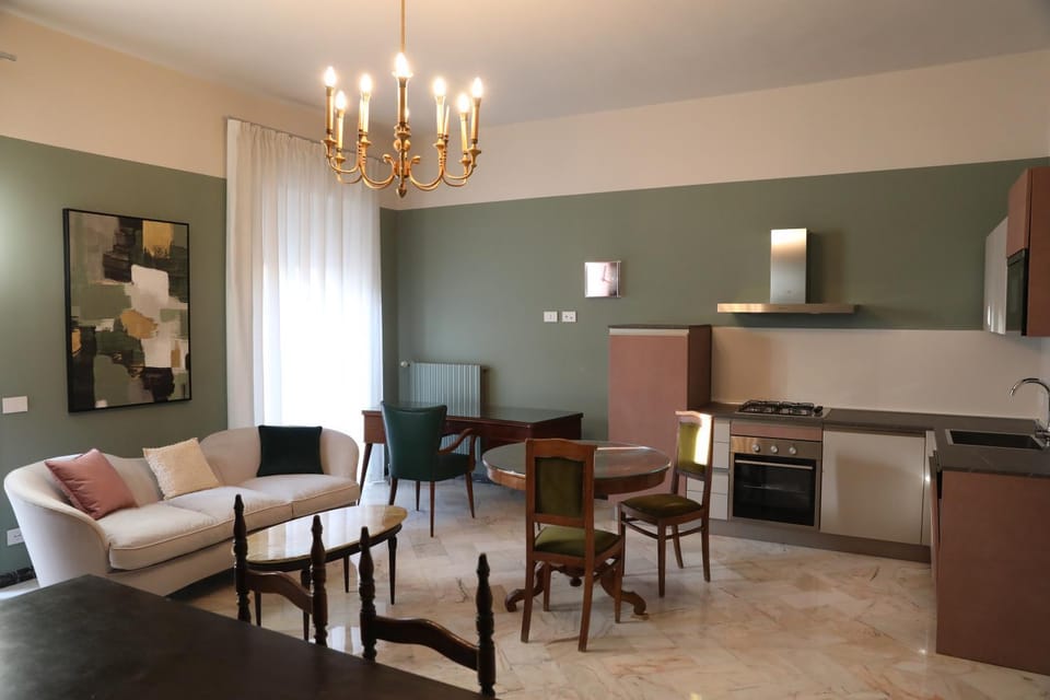 Kitchen or kitchenette, Kitchen or kitchenette, Seating area, Dining area, oven, stove