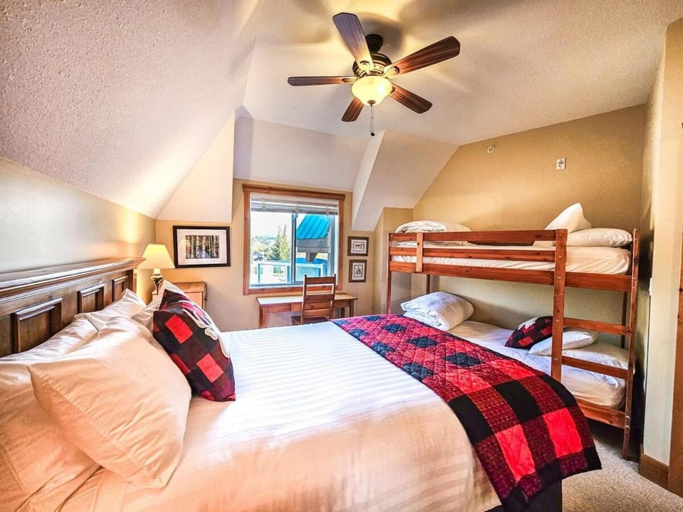 Heron Point by StayIn Apartment in Invermere