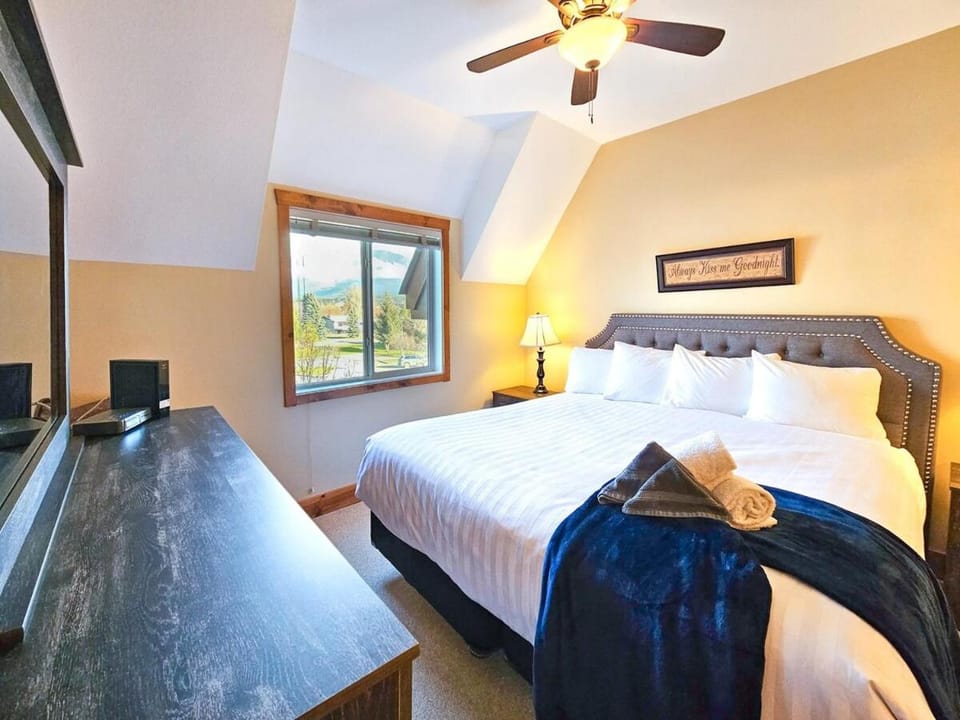 Heron Point by StayIn Apartment in Invermere