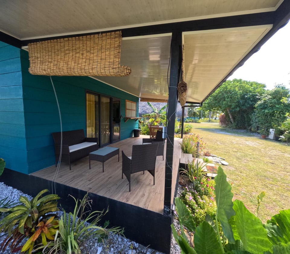 Property building, Garden, Balcony/Terrace, Dining area, Garden view