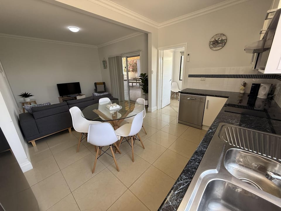 Kitchen or kitchenette, Living room, Dining area