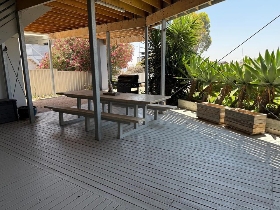 Patio, BBQ facilities