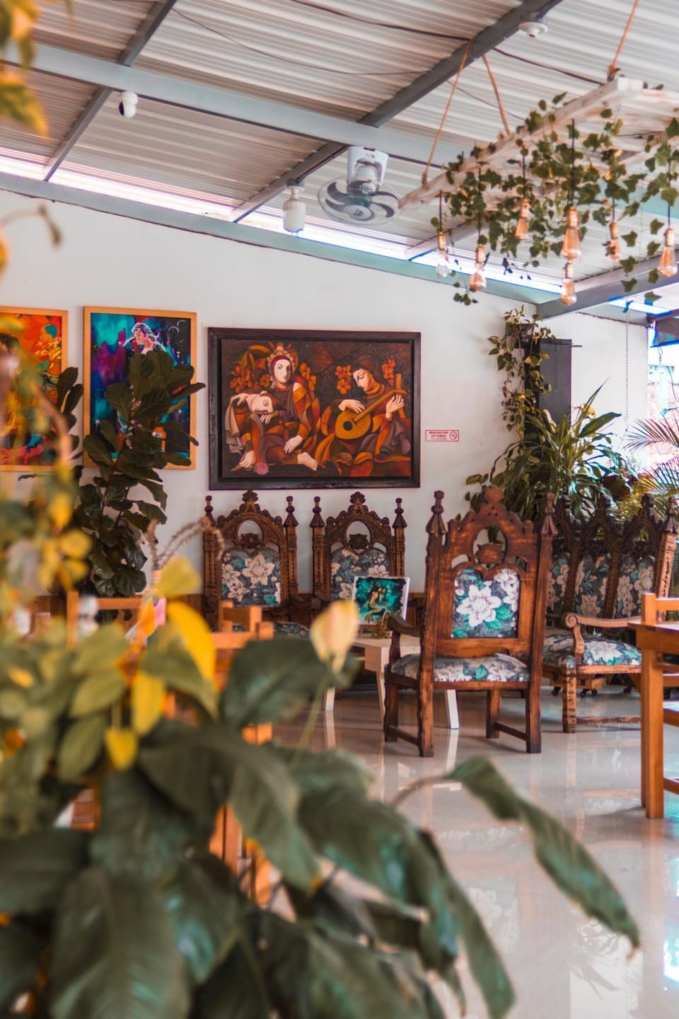 Restaurant/places to eat, Seating area