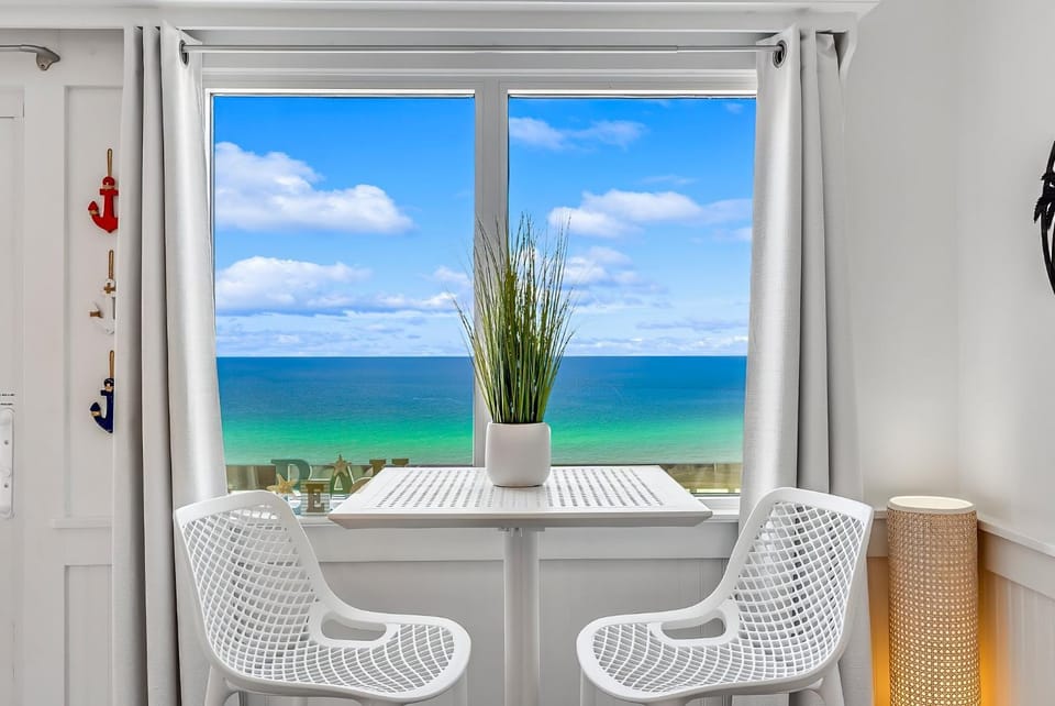 View (from property/room), Dining area, Beach