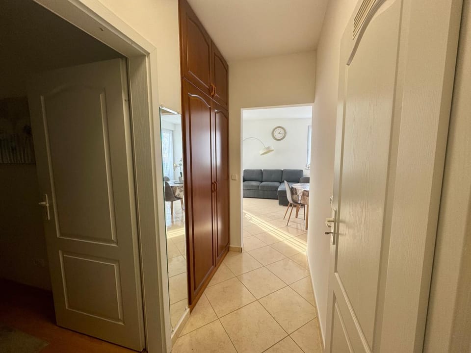 Photo of the whole room, wardrobe